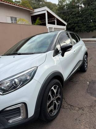 RENAULT CAPTUR 1.6 16V SCE FLEX LIFE X-TRONIC RENAULT CAPTUR 1.6 16V SCE FLEX LIFE X-TRONIC